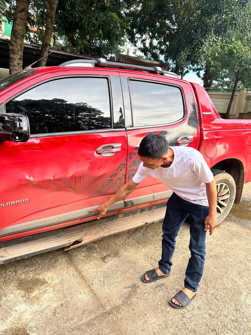 xe tông 2 học sinh